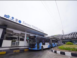 Ih, Halte Busway Senen Ubah Nama Jadi Halte Senen TOYOTA Rangga! Ih, Halte Busway Senen Ubah Nama Jadi Halte Senen TOYOTA Rangga!