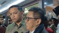 Tawa Hasto Belajar Jadi Terdakwa