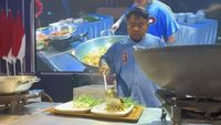 Aksi King Abdi Makan Ekstrem hingga Masak Banyak di Gresik