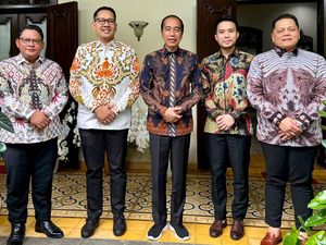 Tim Hukum Siapkan Langkah Tegas untuk Pemfitnah Jokowi Tim Hukum Siapkan Langkah Tegas untuk Pemfitnah Jokowi