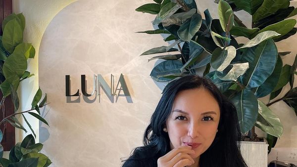 Potret Awet Muda Tata Cahyani, Mantan Istri Tommy Soeharto yang Ultah ke-50