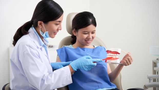 Tidak rutin periksa ke dokter gigi/ Foto : Freepik/ Freepik