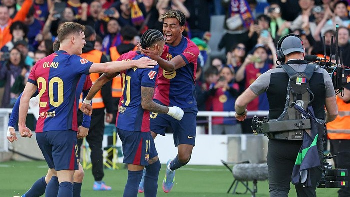 Raphinha celebrates during the match between FC Barcelona and Real Club Celta de Vigo, corresponding to week 32 of LaLiga EA Sports, at the Lluis Companys Stadium in Barcelona, Spain, on April 19, 2025. (Photo by Joan Valls/Urbanandsport/NurPhoto via Getty Images)
