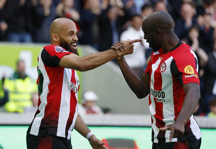 Brentford dan Bisnis Striker