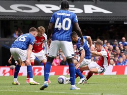 Babak I Selesai, Arsenal Ungguli Ipswich 2-0