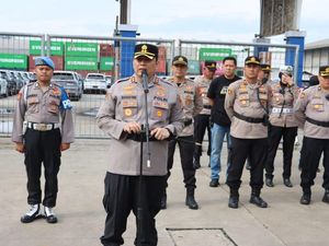 1.510 Aparat Gabungan Dikerahkan Amankan Haul Mbah Priok di Jakut 1.510 Aparat Gabungan Dikerahkan Amankan Haul Mbah Priok di Jakut