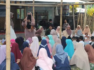 Sosok Rina Marwati, Ibu Rumah Tangga Pegiat Literasi di Lombok Timur Sosok Rina Marwati, Ibu Rumah Tangga Pegiat Literasi di Lombok Timur