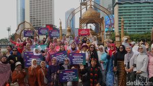 Sambut Hari Kartini dengan Berkebaya