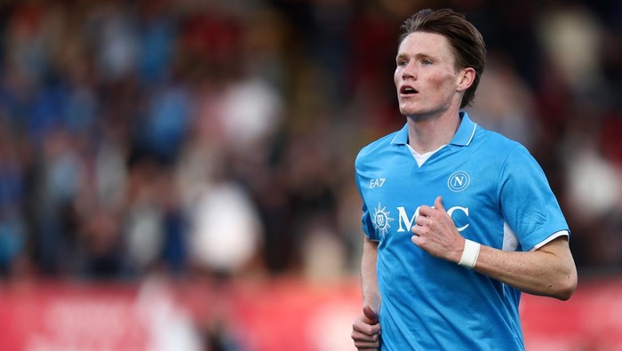  Scott McTominay of Ssc Napoli celebrates after scoring his team's first goal during the Serie A match between Monza and Napoli at Stadio Brianteo on April 19, 2025 in Monza, Italy. (Photo by sportinfoto/DeFodi Images/DeFodi via Getty Images)