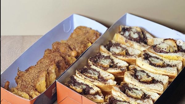 20 Roti Bakar Kekinian Topping Melimpah Ada di Sini!