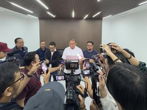 Merasa Dizalimi Wasit, Andre Rosiade-Manajemen Semen Padang Datangi PT LIB