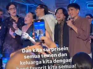 Kejutan! Ada Sheila On 7 di Nikahan Brandon Salim dengan Dhika Himawan Kejutan! Ada Sheila On 7 di Nikahan Brandon Salim dengan Dhika Himawan