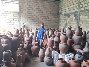 Kontribusi Mantri Perempuan BRI Berdayakan UMKM Gerabah di Lombok Barat