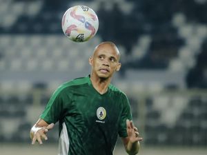 Temani Istri Melahirkan, Cleberson Absen Latihan Perdana PSS Temani Istri Melahirkan, Cleberson Absen Latihan Perdana PSS