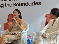 Dian Sastro Manfaatkan Galaxy S25 Series Jadi Asisten Pribadi