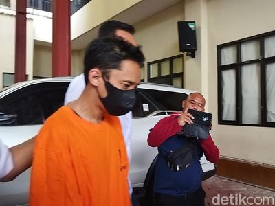 Momen Dokter PPDS UI Pengintip Mahasiswi Kini Tertunduk Lesu