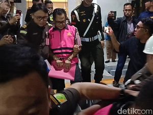 Video: 2 Pejabat BUMN Konstruksi Jadi Tersangka Korupsi Jalan Tol Lampung Video: 2 Pejabat BUMN Konstruksi Jadi Tersangka Korupsi Jalan Tol Lampung