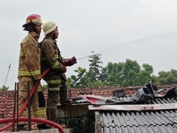 Kebakaran Rumah Akibat Korsleting Listrik di Bogor, Dua Orang Terluka