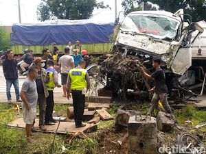 Detik-detik Ngeri Laka Beruntun Maut di Bangjo Comal Baru Pemalang Detik-detik Ngeri Laka Beruntun Maut di Bangjo Comal Baru Pemalang