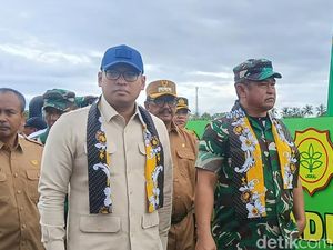 KASAD dan Wamentan Resmikan Pengairan Sawah di Sukabumi KASAD dan Wamentan Resmikan Pengairan Sawah di Sukabumi