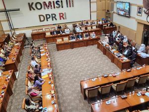 Video: Anggota DPR Cecar Taman Safari soal Anak Usia Dini Jadi Pemain Sirkus Video: Anggota DPR Cecar Taman Safari soal Anak Usia Dini Jadi Pemain Sirkus