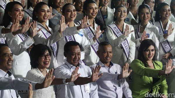 Gaya Finalis Puteri Indonesia Saat Pembekalan Antikorupsi di KPK