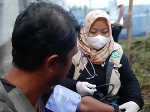 Tak Ada Libur Bagi Kartini Asal Jampang Tengah Sukabumi Tak Ada Libur Bagi Kartini Asal Jampang Tengah Sukabumi