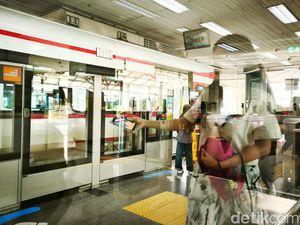 Asyik! Naik LRT Jakarta Gratis Pada 21 dan 24 April
