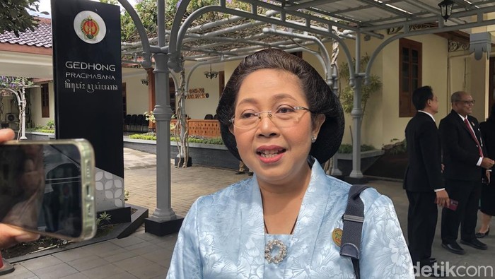 Kepala Dishub DIY, Chrestina Erni Widyastuti di Kompleks Kepatihan, Senin (21/4/2025).