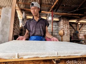 Perang Dagang AS Vs China Bikin Produsen Tahu Banyuwangi Was-was Perang Dagang AS Vs China Bikin Produsen Tahu Banyuwangi Was-was