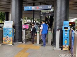 Perempuan Gratis Naik TransJ Hari Ini, Ada Jalur Khusus Tanpa Tap In-Tap Out