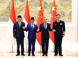 Pertemuan Pertama Tingkat Menlu dan Menhan RI dengan RRT Pertemuan Pertama Tingkat Menlu dan Menhan RI dengan RRT