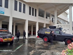 Sidang Perdana Mantan Gubernur Bengkulu Hari Ini, PN Dijaga Ketat Polisi