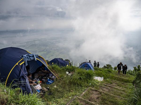 Serunya Kemping di Gunung Gajah Telomoyo