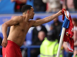 Alexander-Arnold No Comment soal Masa Depannya di Liverpool