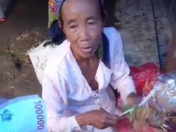 Tega! Nenek Penjual Rempah di Pamekasan Ditipu Uang Mainan