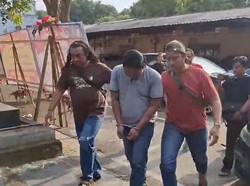 Paksa Sopir Truk Beli Stiker Rp 300 Ribu, Preman Tuban Dibekuk