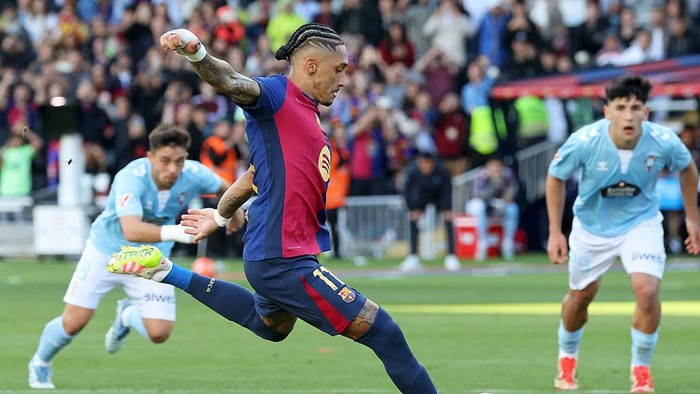2210396495 Raphinha Dias scores a penalty during the match between FC Barcelona and Real Club Celta de Vigo, corresponding to week 32 of LaLiga EA Sports, played at the Lluis Companys Stadium in Barcelona, Spain, on April 19, 2025. (Photo by Joan Valls/Urbanandsport/NurPhoto via Getty Images)