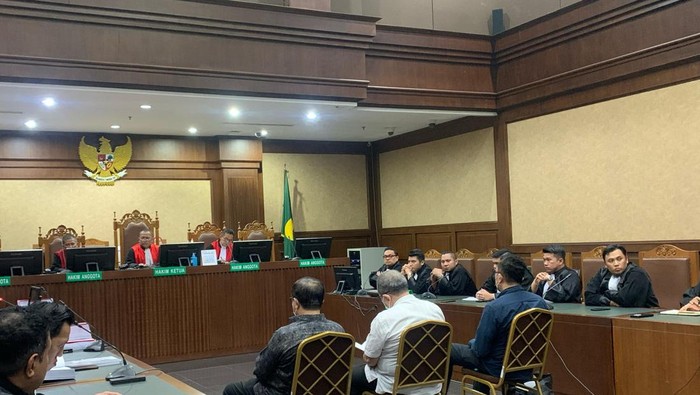 3 Hakim Pembebas Ronald Tannur Jalani Tuntutan