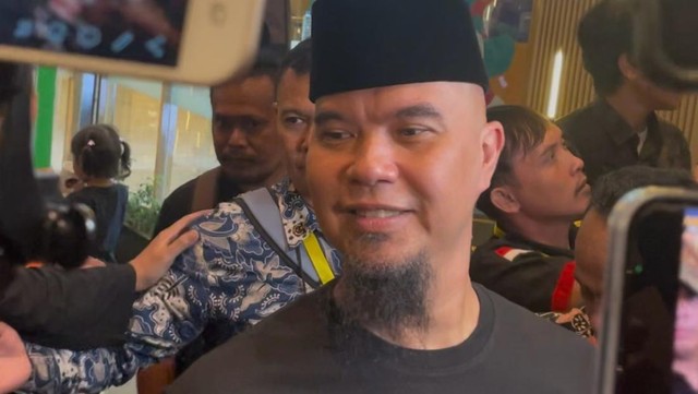 Berita Viral Selebriti dari InsertLive : Terpopuler: Sosok Eks Anggota Band Netral vs Mantan Ayu Ting Ting Bahas Kesedihan
