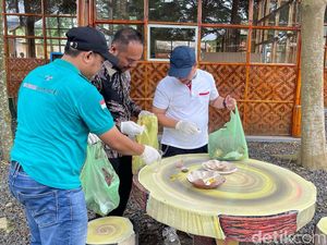 Aksi Bersih-bersih Tempat Wisata Agar Makin Banyak Wisatawan ke Banjarmasin Aksi Bersih-bersih Tempat Wisata Agar Makin Banyak Wisatawan ke Banjarmasin