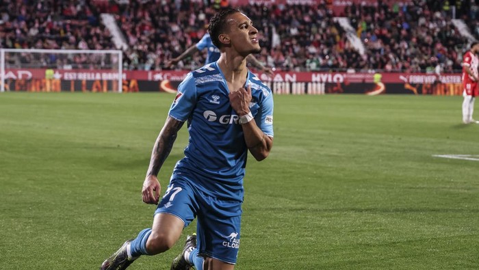 Antony GIRONA, SPAIN - APRIL 21: Antony dos Santos of Real Betis celebrates a goal during the Spanish league, La Liga EA Sports, football match played between Girona FC and Real Betis at Estadio de Montilivi on April 21, 2025 in Girona, Spain. (Photo By Javier Borrego/Europa Press via Getty Images)