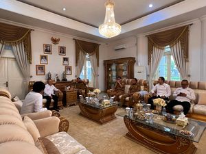 Dorong Ekonomi Daerah, Bupati Eman Minta BIJB Rutin Layani Haji-Umrah