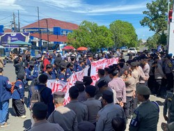 Tolak Tambang Emas di Seluma, Mahasiswa Geruduk Kantor Gubernur Bengkulu