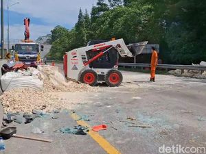 Momen Dramatis Sopir Truk Oleng Cegah Tabrakan Beruntun di Cipularang