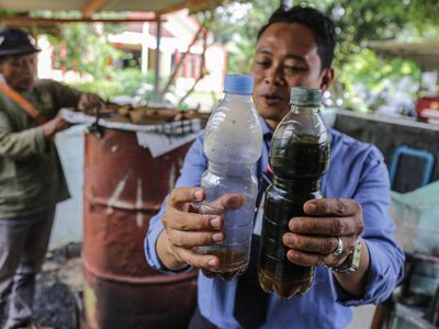 Inovasi Pengolahan Sampah Plastik Jadi BBM di Semarang