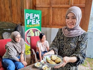 IRT di Ponorogo Raup Belasan Juta dari Dagang Pempek Palembang IRT di Ponorogo Raup Belasan Juta dari Dagang Pempek Palembang