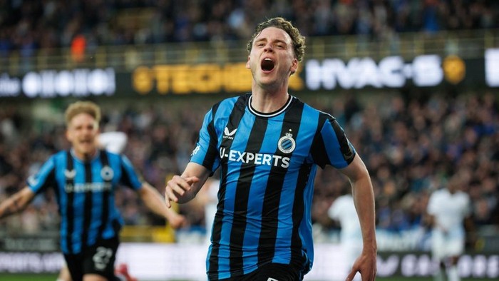 Club's Belgian defender #55 Maxim De Cuyper celebrates after scoring a goal during the Belgian Pro League Champions' Play-offs football match between Club Brugge and KRC Genk in Bruges, on April 13, 2025. (Photo by KURT DESPLENTER / Belga / AFP) / Belgium OUT
