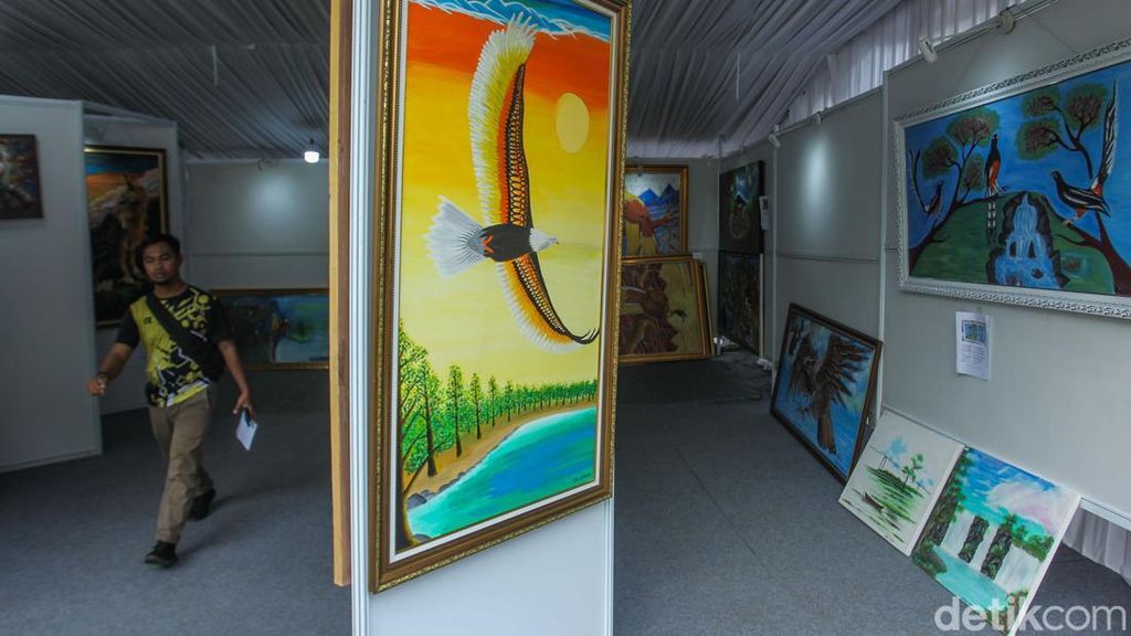 Melihat Karya Warga Binaan Lapas se-Indonesia di Lapangan Banteng Melihat Karya Warga Binaan Lapas se-Indonesia di Lapangan Banteng