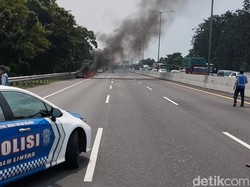 Kesaksian Pengemudi Mazda yang Terbakar di Tol Waru: Awalnya Ada Ledakan